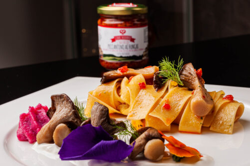 Pappardelle ai funghi porcini con salsa piccante al piccantino di mamma Enza Pisticci matera basilicata italy
