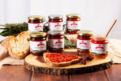 Piccsantino al Tonno Piccantino classico Piccantino ai funghi piccantino ai pomodori secchi piccantino melanzane e zucchine piccantino alle olive come mamma l'ha fatto prodotti tipici