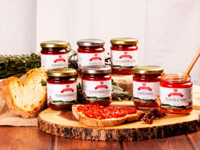Conserva di Mamma Enza ai pomodori secchi e olive 10 Il Piccantino di Mamma Enza Classico Piccantino di Mamma enza ai pomodi secchi piccantino al tonno piccantino pomodori secchi e olive piccantino alle olive piccantino melanzane e zucchine piccantino ai funghi come mamma l'ha fatto pisticci matera basilicata Italy