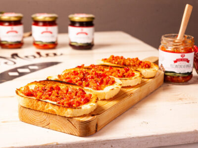Piccantino di Mamma Enza condimento salsa piccante per bruschette come mamma l'ha fatto
