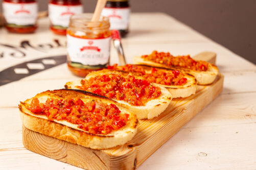 Piccantino di Mamma Enza condimento salsa piccante per bruschette come mamma l'ha fatto