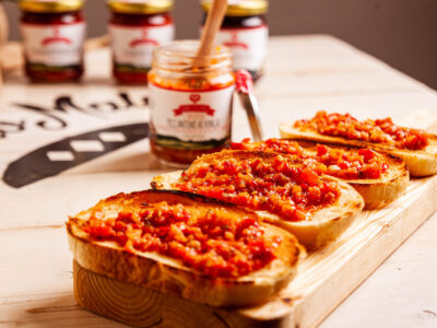 Piccantino di Mamma Enza ai pomodori secchi 17 Piccantino di Mamma Enza condimento salsa piccante per bruschette come mamma l'ha fatto