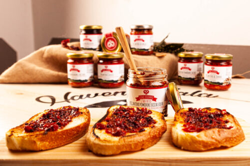 Piccantino di Mamma Enza condimento salsa piccante per bruschette come mamma l'ha fatto