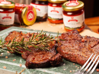 Piccantino di Mamma Enza alle Olive 14 con salsa piccante piccantino di mamma enza come mamma l'ha fatto condimento per carne